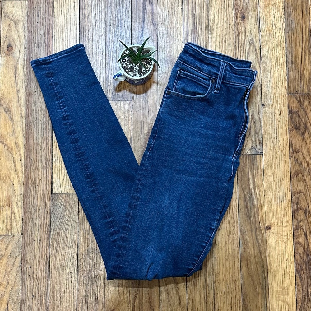 Abercrombie and Fitch. Simone. High Waisted. Size 6L.